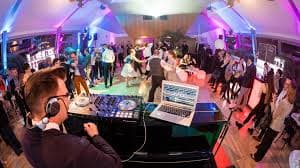 Einmalige Beats mit DJ-Oberösterreich: Erlebe die Magie der Musik