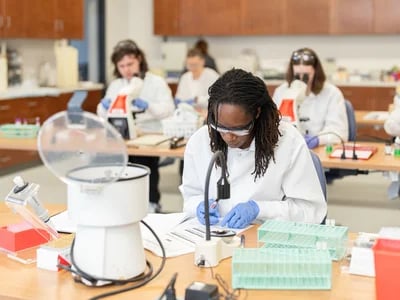 Medizinische Labortechnik: Digitalisierung im Labor der Zukunft