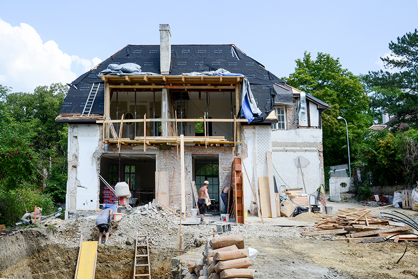 Altbau sanieren mit Know-how: Warum Stretchdecken die ideale Wahl für alte Gebäude sind