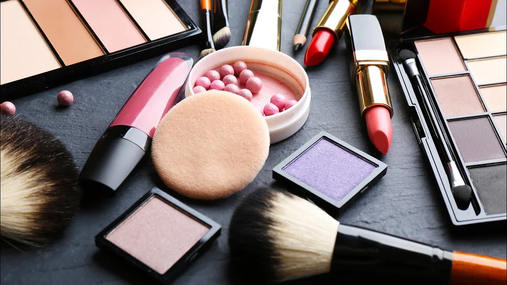 Professionelle Kosmetik kaufen: Salon-Qualität für Ihre Beauty-Routine bei Maison 19