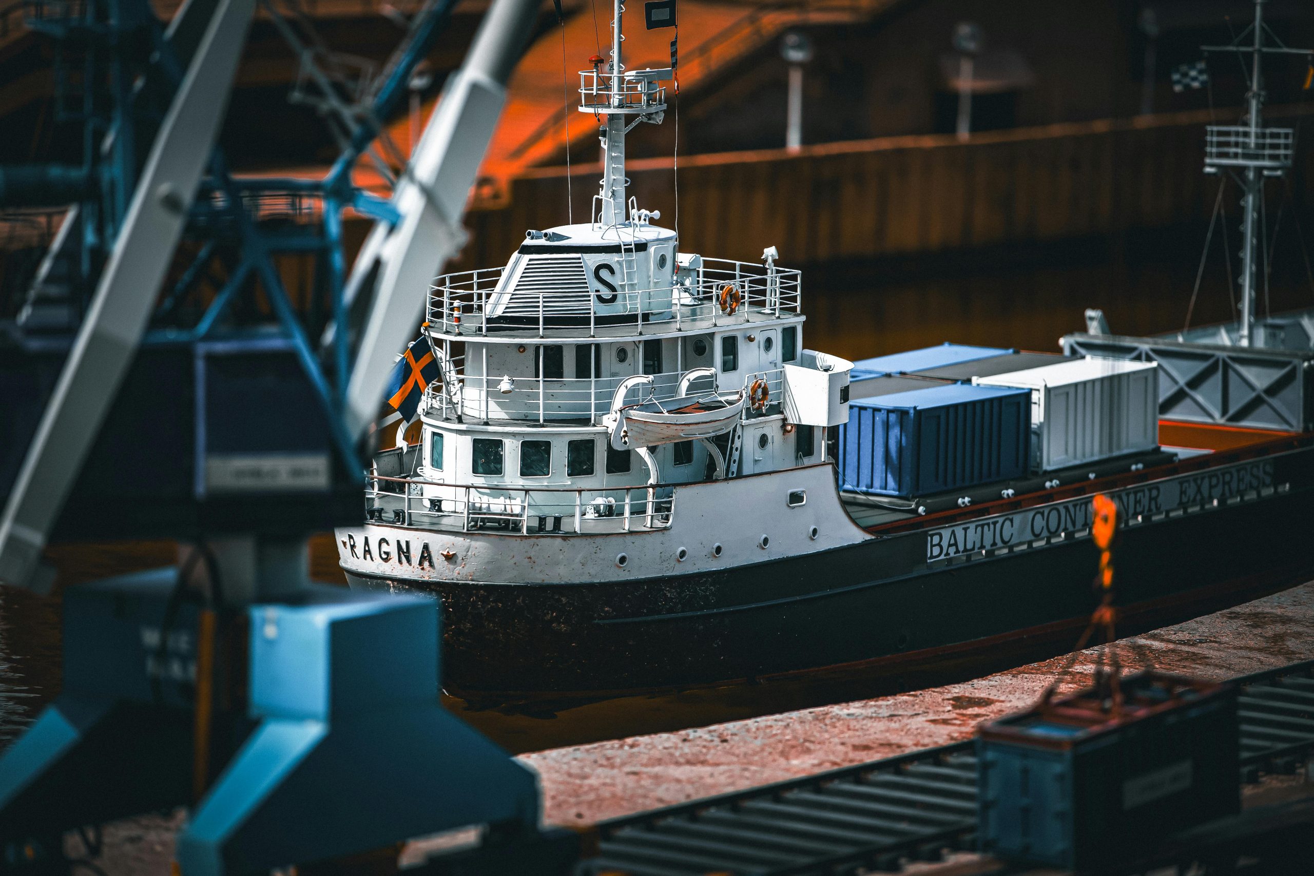 Ware aus China zollkonform einführen – mit Expertenhilfe aus Hamburg Wilhelmsburg