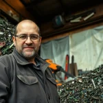 Schrotthändler Düsseldorf sortiert Metallschrott effizient und umweltbewusst.